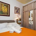 Amazing In With House Sea View *