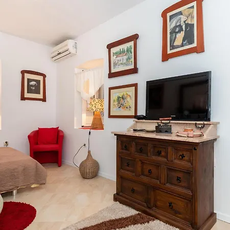 Gorgeous Apartment In Blace With House Sea View *